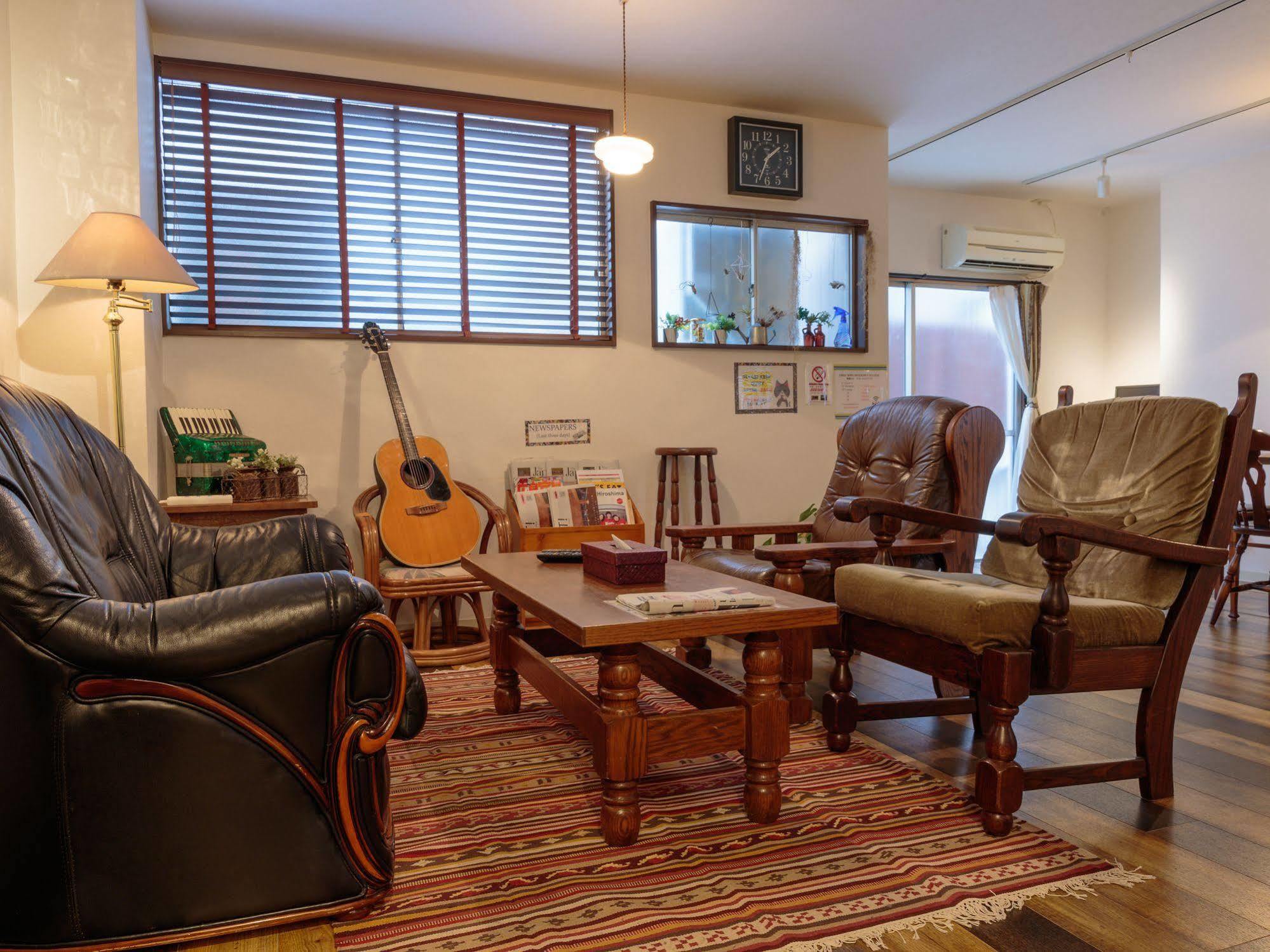 J-Hoppers Hiroshima Guesthouse Luaran gambar